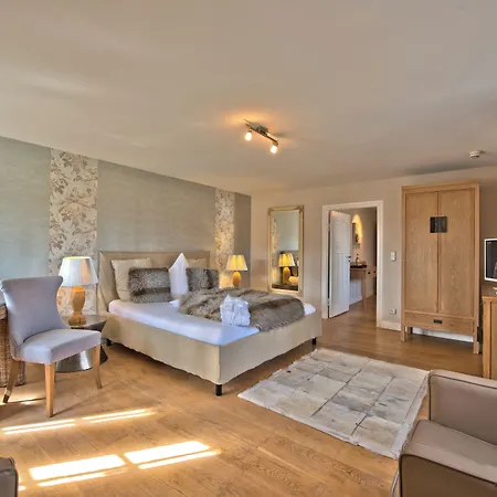 Gut Hotel 4*